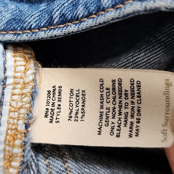 SOFT SURROUNFDINGS HIGH-RISE CROP JEANS/ 6P - Picture 5 of 12